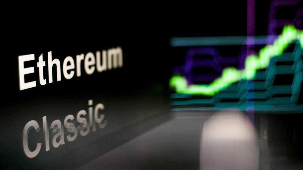 Read more about the article How Ethereum Led $908B Stablecoin Surge in 2025